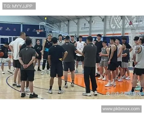 津门虎队连夜归津争取休息时间全力备战下一场比赛